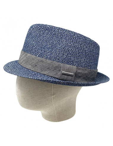 Chapeau Trilby Reidton Toyo S069 Bleu porté